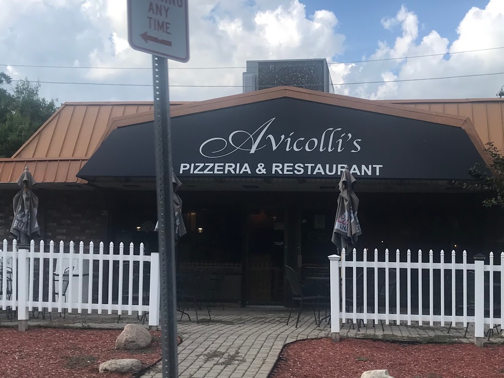 Avicolli’s Pizza