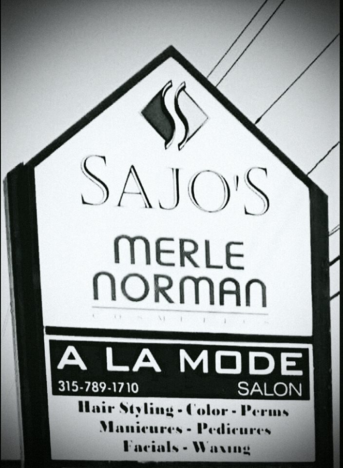 A La Mode Salon@ Sajos